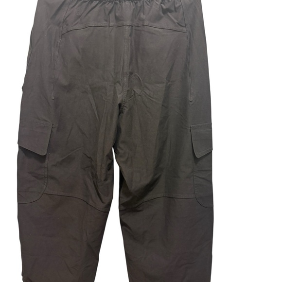 Lululemon Athletica Charcoal Cargo Pants - Picture 5 of 16